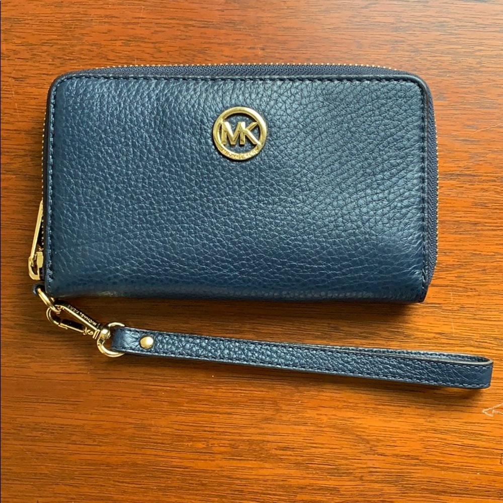 Micheal Kors Navy Leather Wristlet
